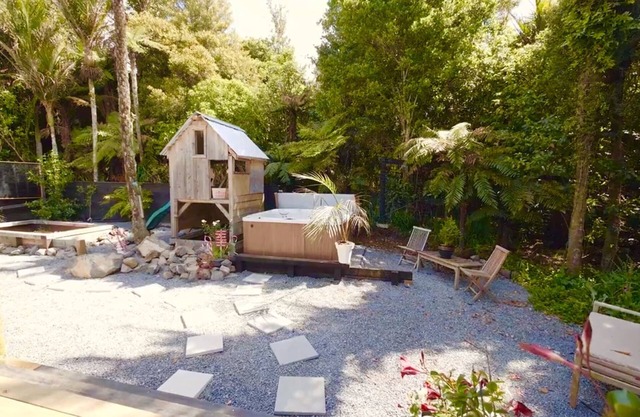 Hot spa, unique 3 bedroom sanctuary with views