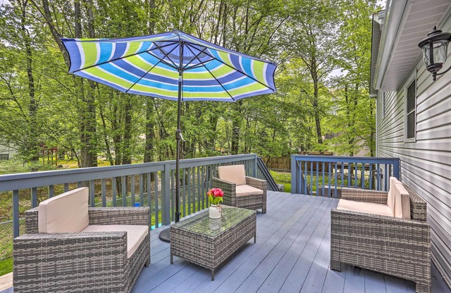 Hot Tub & 2 Game Rooms: Family Poconos Getaway!