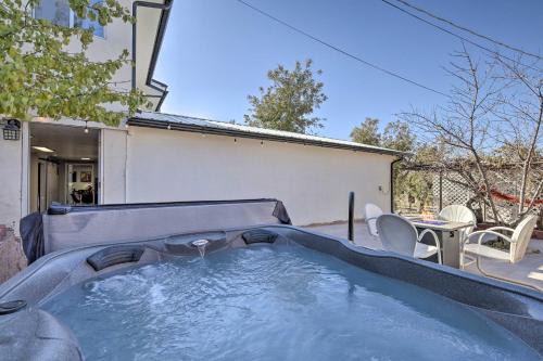 Hot Tub and Fire Pit Zion Haven in Hurricane!