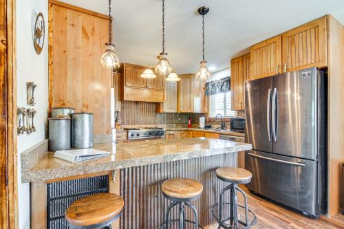 Hot Tub and Yard Wills Place Utah Family Getaway