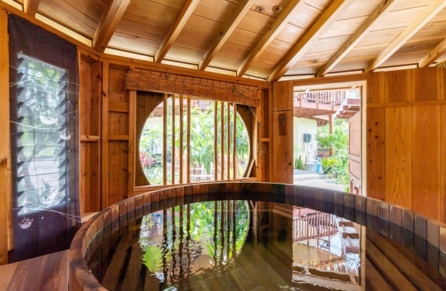 Hot Tub, BBQ, Spacious Family Friendly, Near Beach