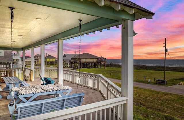 Hot Tub! | Beach View | King Beds | Nov Specials