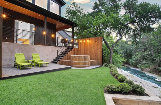 Hot Tub, Bouldin Creek Access, Walk to Austin Beer Garden & South Lamar