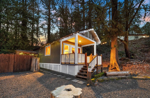 Hot Tub Cabin #11