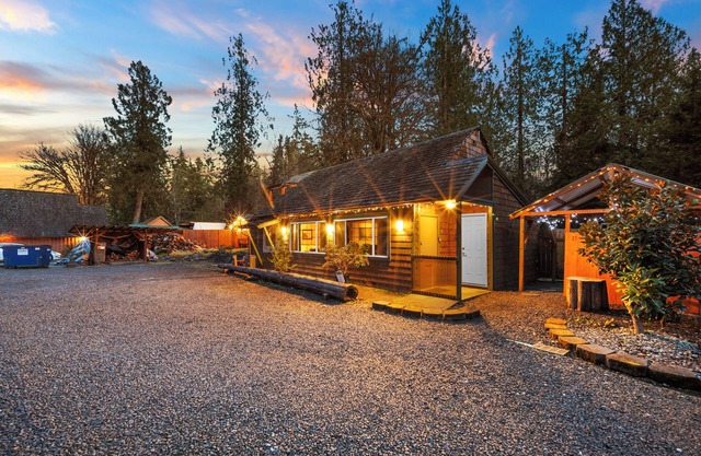 Hot Tub Cabin #15