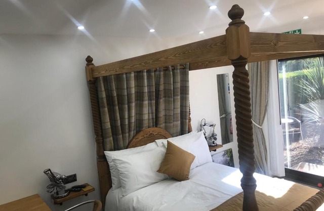Hot Tub Escapes near Alton Towers Staffordshire