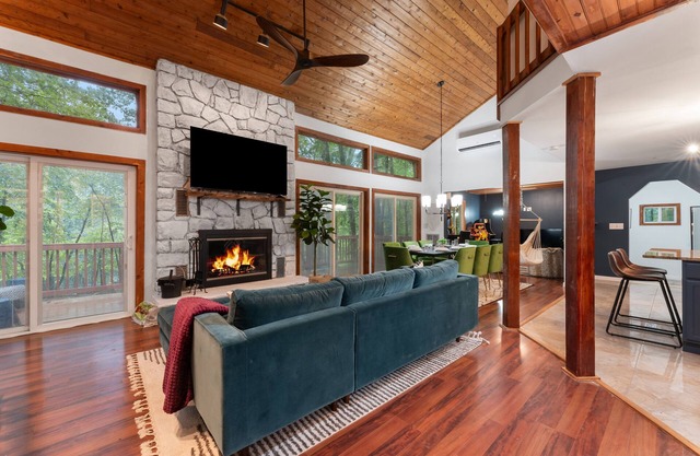 Hot Tub, Fire Pit, Games! Poconos Private Retreat