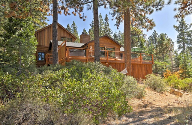 Hot Tub & Lake Tahoe Views: Kings Beach Lodge
