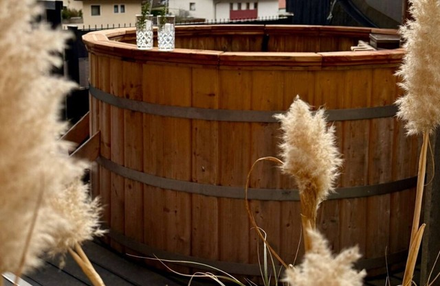 Hot Tub Lodge