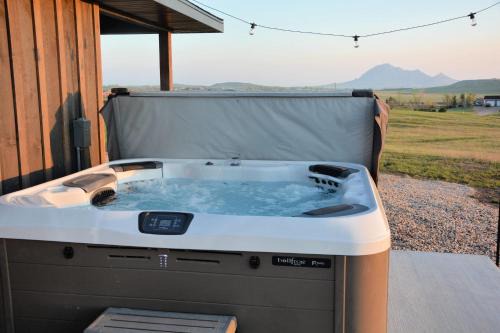Hot Tub & Panoramic Views Bear Butte &Buffalo Chip