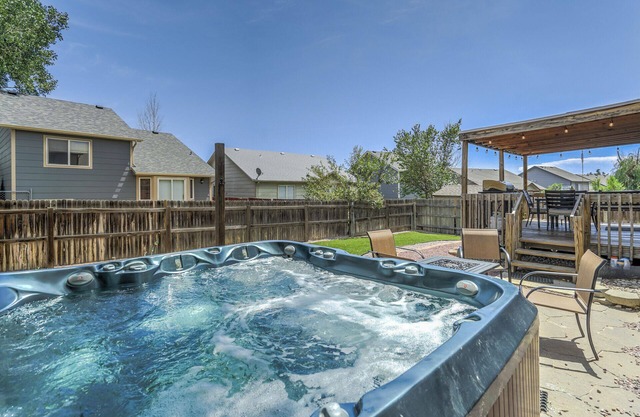 Hot Tub-Pet Friendly-7 miles to Ft. Carson