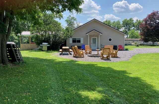 Hot Tub, Winter rates, Lake View Cottage, Dog Friendly, Lake Access