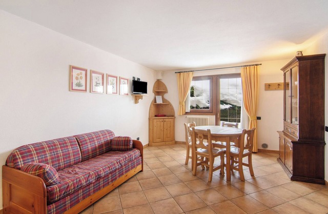 Hotel Apartment "Residence Larice Bianco N4" with Mountain View, Shared Terrace & Wi-Fi