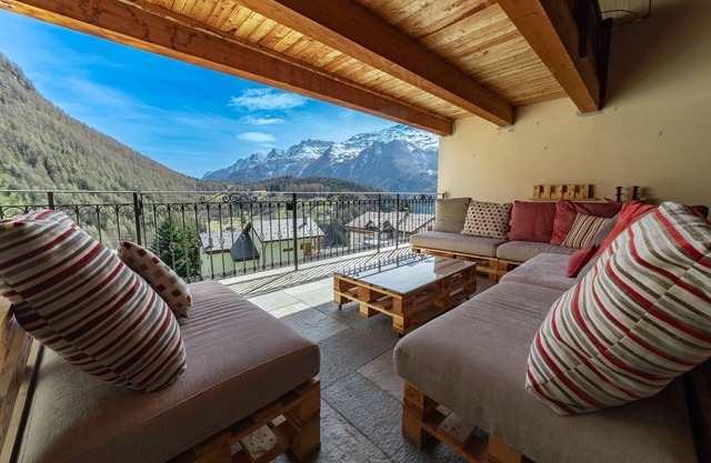 Hotel Apartment "Residence Larice Bianco N2" with Shared Terrace & Wi-Fi