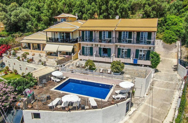 Hotel Apartment "Spyridoula Studio 2" with Sea View, Shared Pool & Wi-Fi