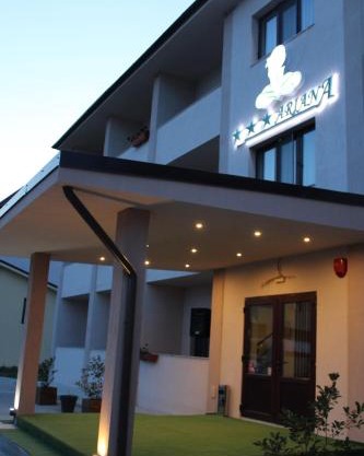 Hotel Ariana