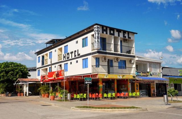 Hotel Bahía Cadi