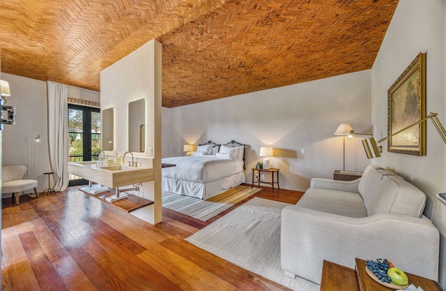 Hotel Borgo Del Vino