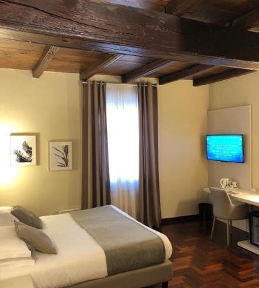 Hotel Boutique Antiche Mura