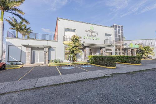 Hotel Caña Brava Inn