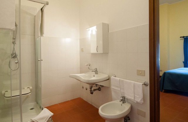 HOTEL CAPRANICA - FRANCIGENA - VIA ROMEA GERMANICA - TUSCIA ETRURIA AND NATURE