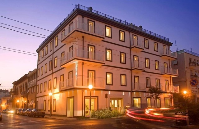 Hotel Card International