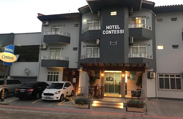 Hotel Contessi