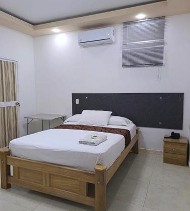 HOTEL d ROHI