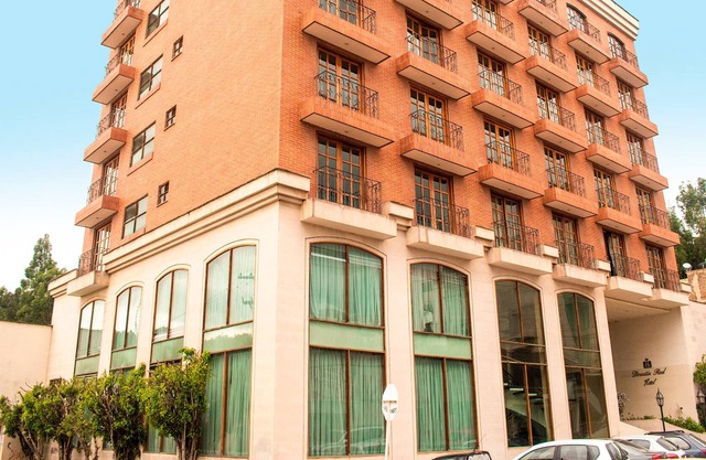 Hotel Dinastia Real