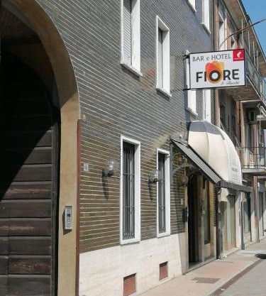 HOTEL FIORE & Fiocchi