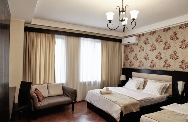 Hotel Four Brothers