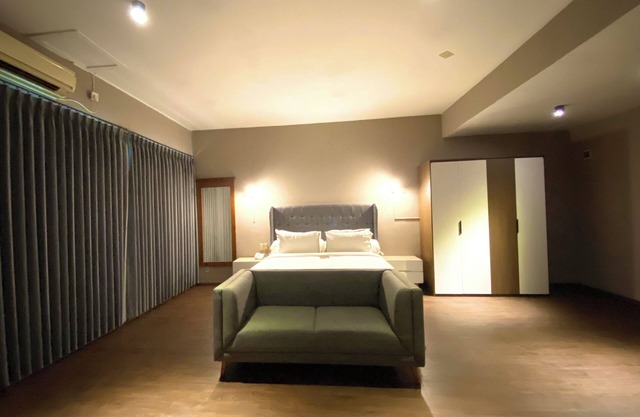 HOTEL GOLDEN SEASON