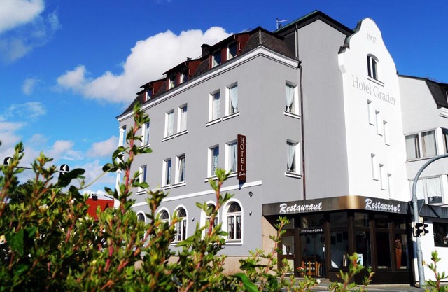 Hotel Grader