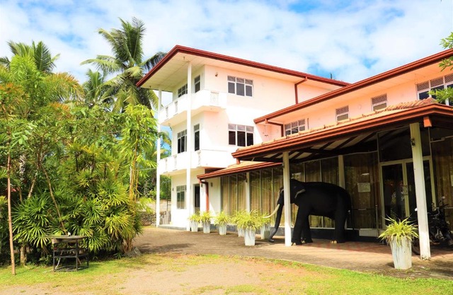 Hotel Grand Mountain Kalutara