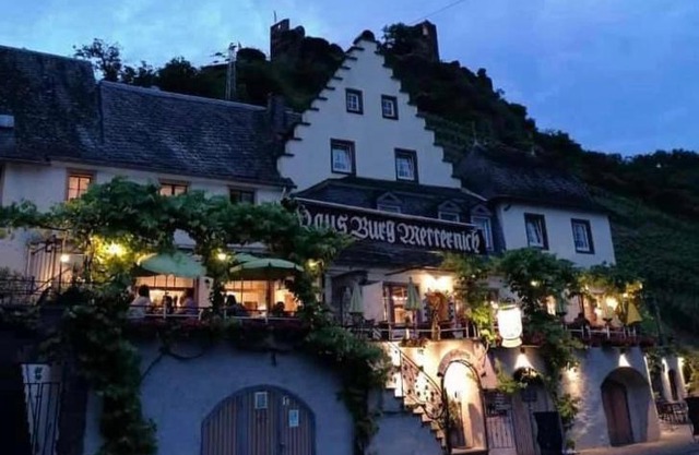 Hotel Haus Burg Metternich