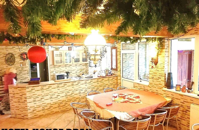 HOTEL HOUSE BRAN 12 (* stars) STR. GARII 2B BUSTENI