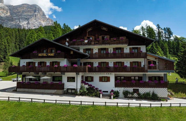 HOTEL MAE'