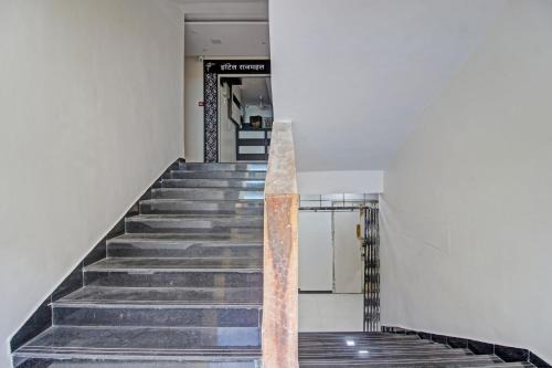 Hotel O Raj Mahal