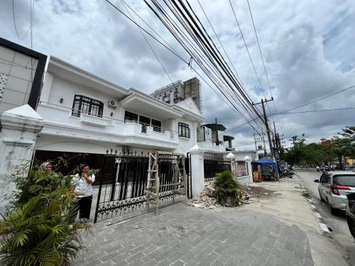 Hotel O Sm Raja Guest House