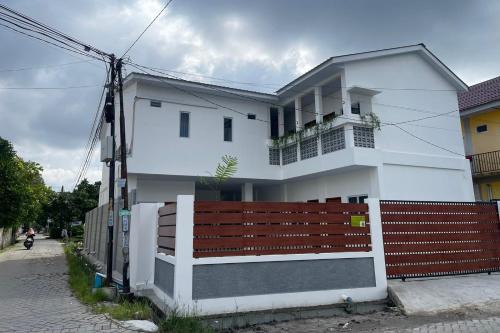 Hotel O White House SyariahNearOYO 93457 White House Syariah
