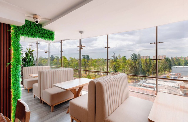 Hotel Parque 63