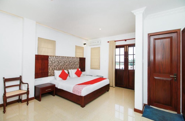 Hotel Queensbury Malabe