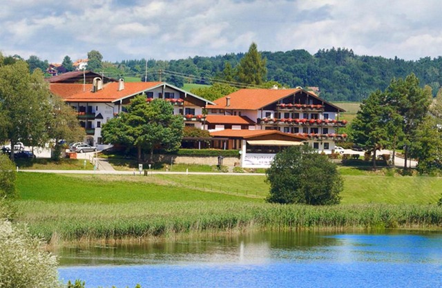 Hotel Seeblick & Ferienwohnung