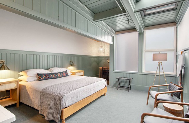 Hotel suite in historic downtown with kitchenette, desk, parking, & free WiFi