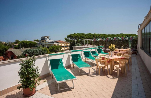 HOTEL TAORMINA