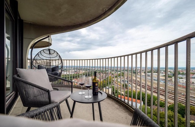 Hotel Tower I 26th floor I Boxspring I Nespresso