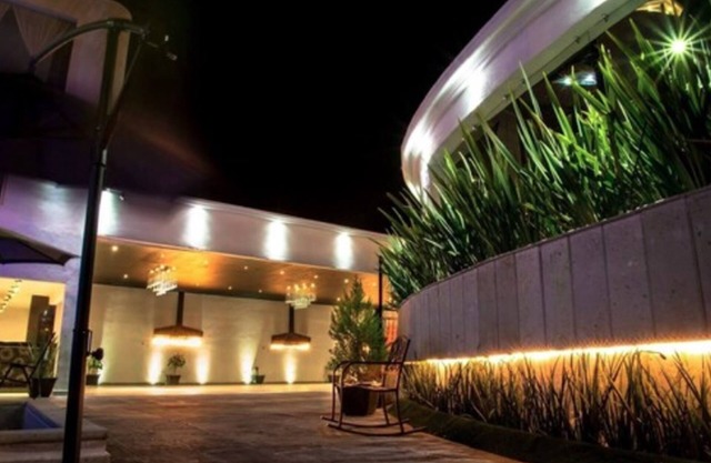Hotel V