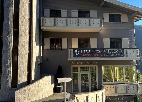 Hotel Vezza Alpine Lodge & Spa