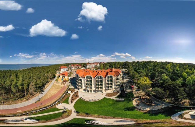 Hotel White