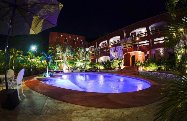 Hotel Zihua Caracol